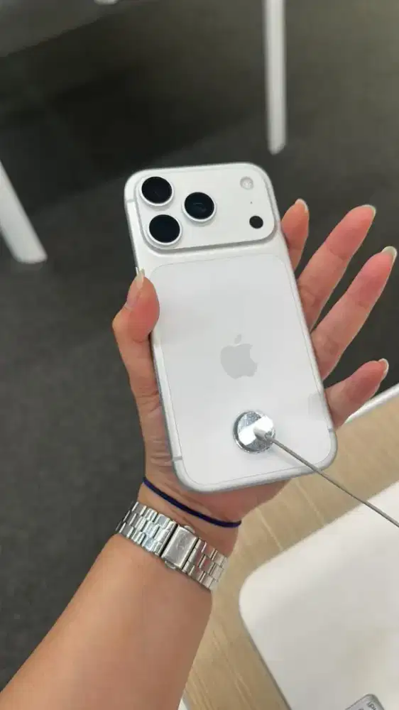 CICILAN RINGAN IPHONE 17 PROMAX IBOX