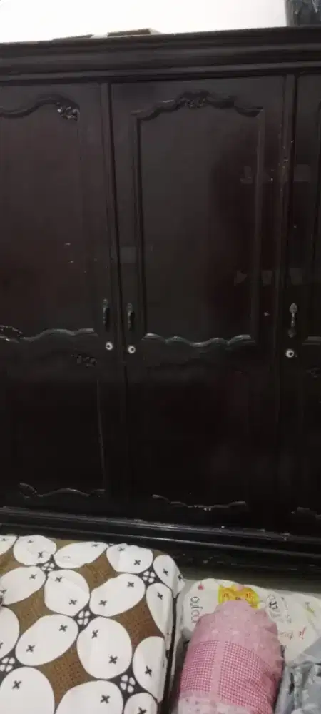 Lemari pakaian Classic asli jati