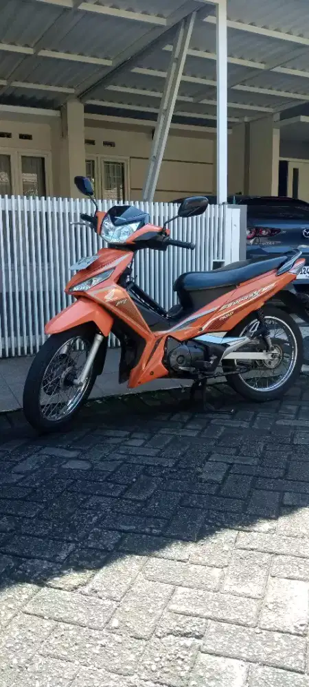 Supra X 125 FI istimewa