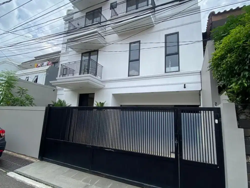 Disewa Rumah Modern Mewah dengan Private Pool di Area Elite Senopati Jakarta Selatan