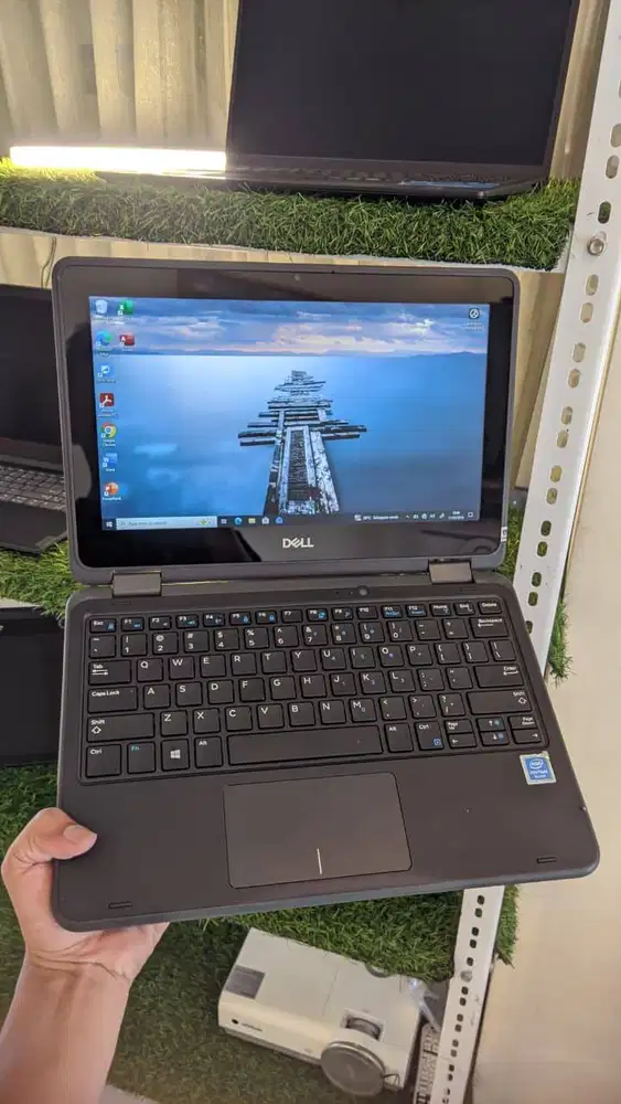 Laptop DELL 3190 cocok untuk sekolah kuliah kerja