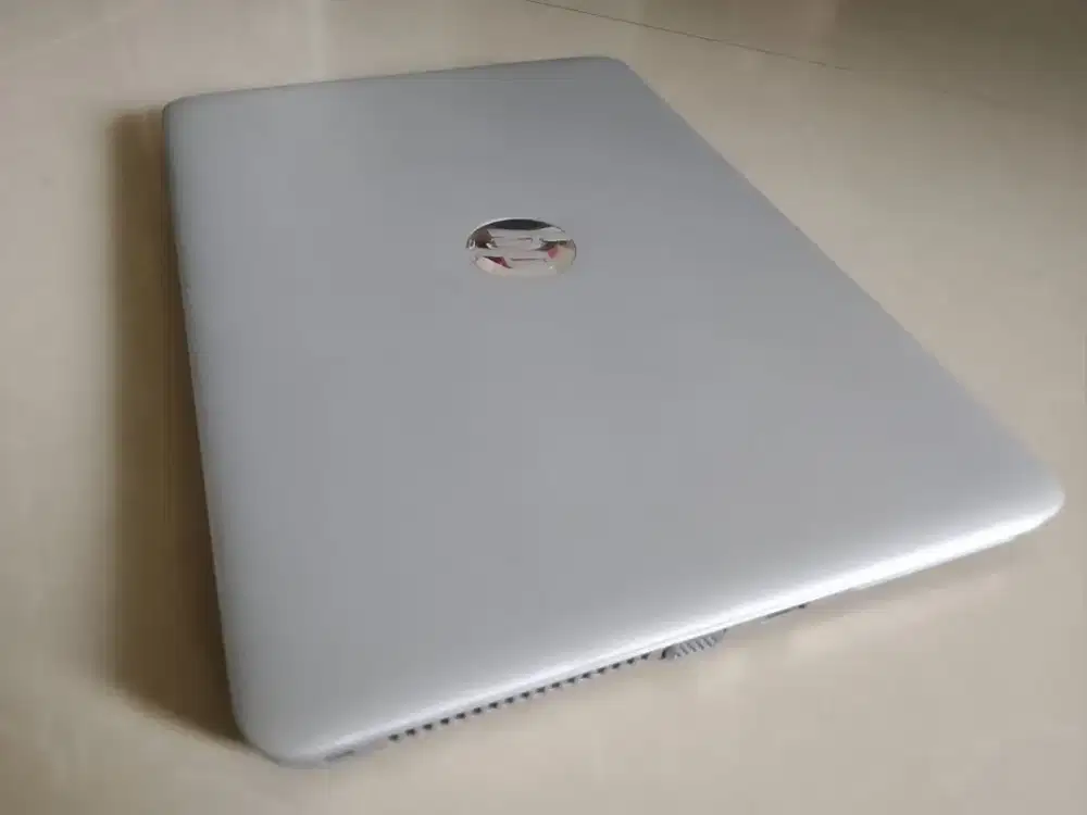 HP 14 840 G3. i7/8gb DDR4