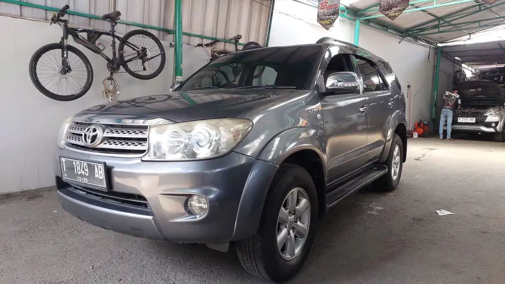 Dp 22 jt Toyota Fortuner G lux 2.7 At Bensin 2008 Mulus