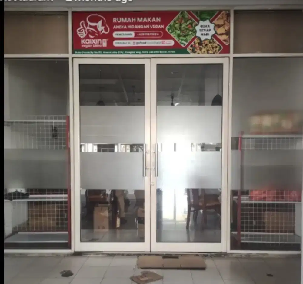 Waiters Restaurant Vegan