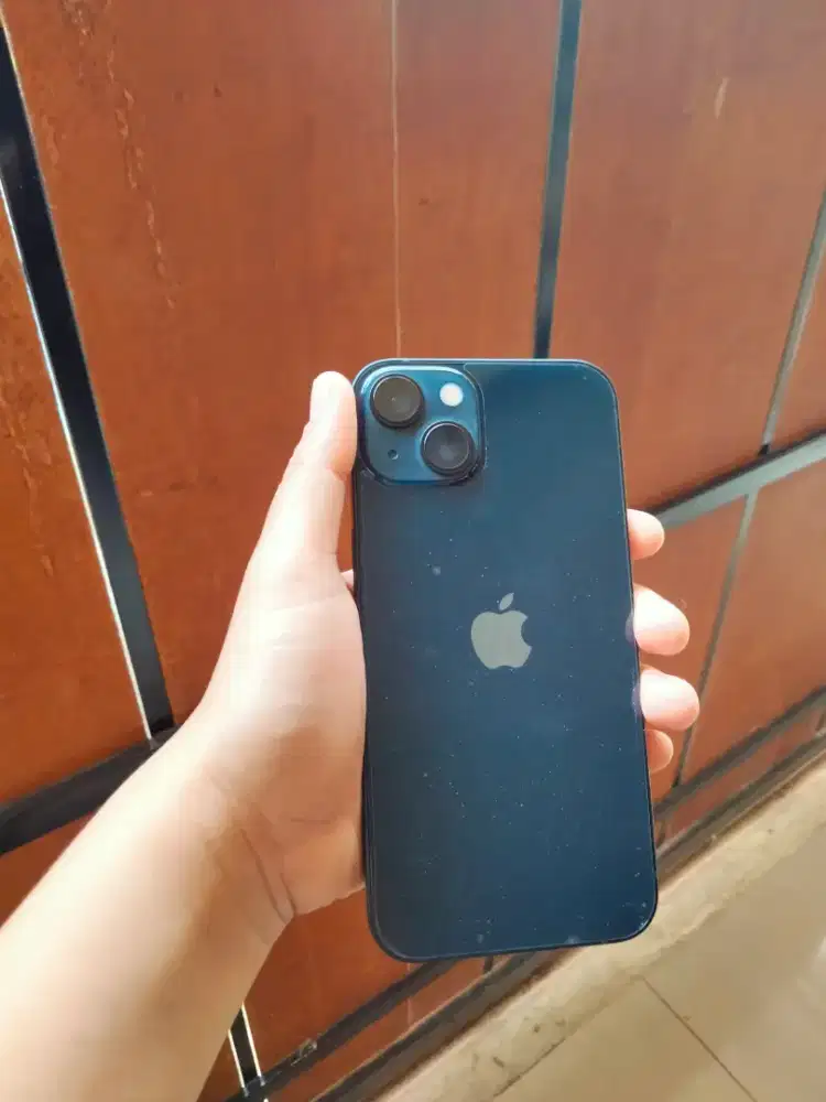 Di jual iPhone 13 iBox 128 GB on Garansi sampai Juni 2026