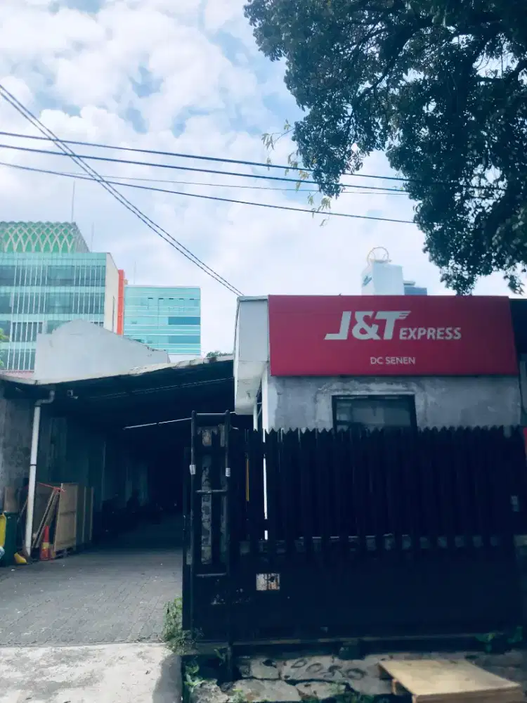 Dibutuhkan kurir sprinter delivery