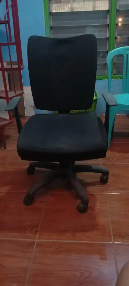 Kursi Kantor Tipe Staff