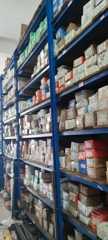 Dicari 5 karyawan PRIA untuk bantu jaga toko area JABABEKA dan LIPPO