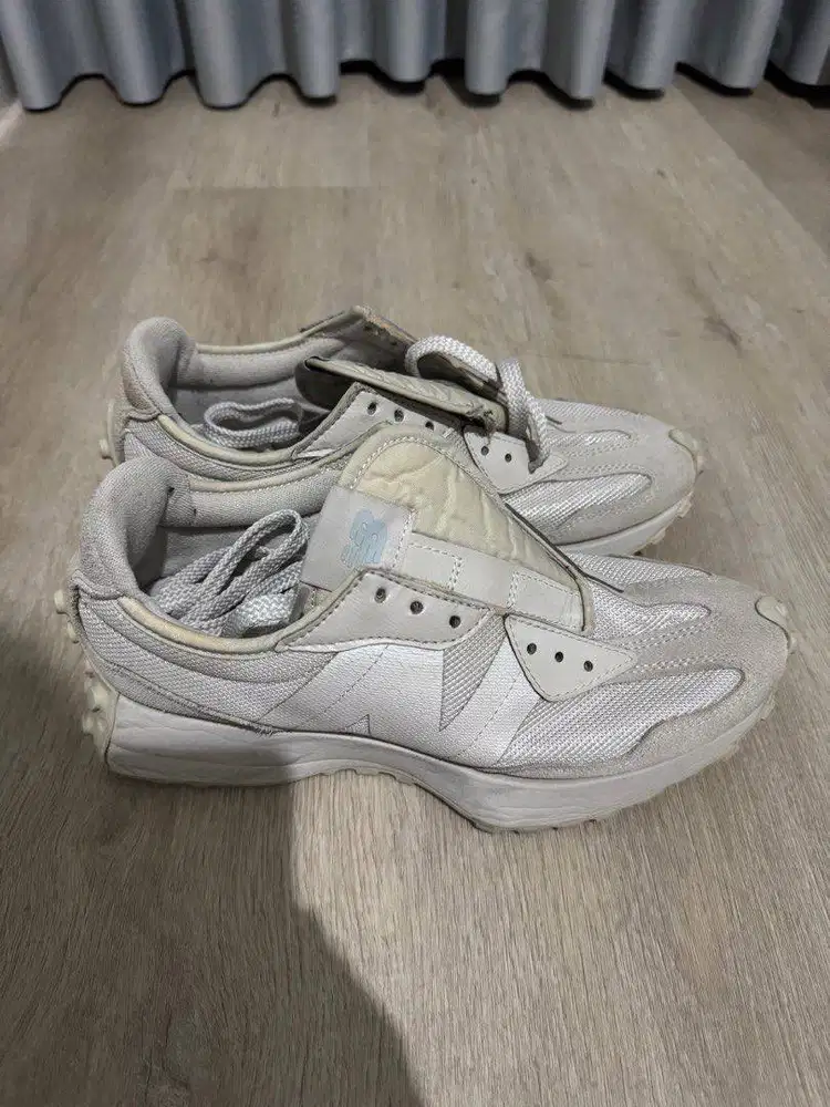 New Balance 327