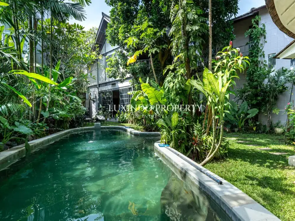 DIJUAL VILLA DENGAN 5 KAMAR TIDUR DI TANGKUBAN PERAHU, KEROBOKAN