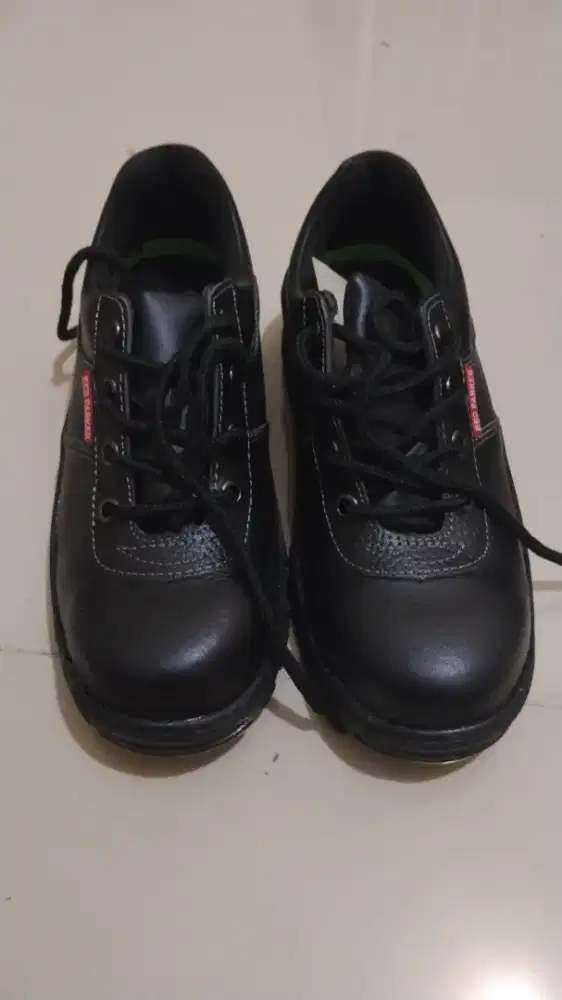 Jual sepatu red Parker