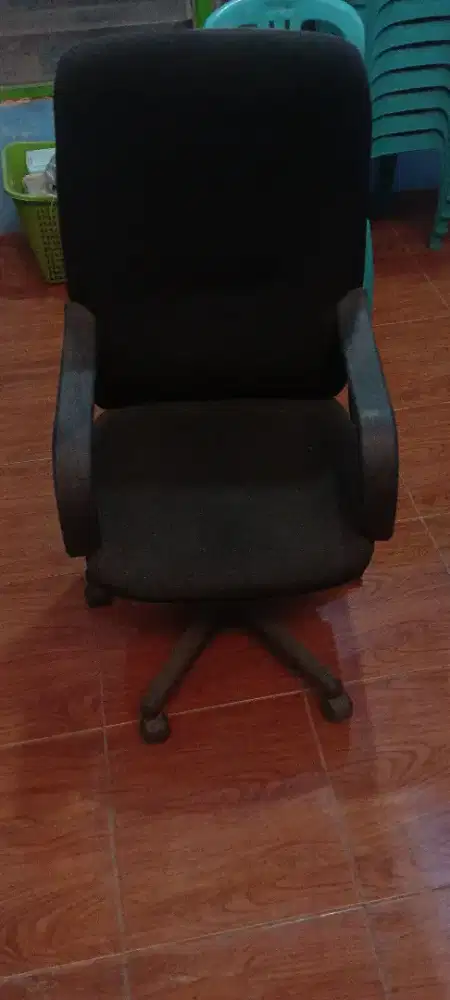 Kursi komputer kantor