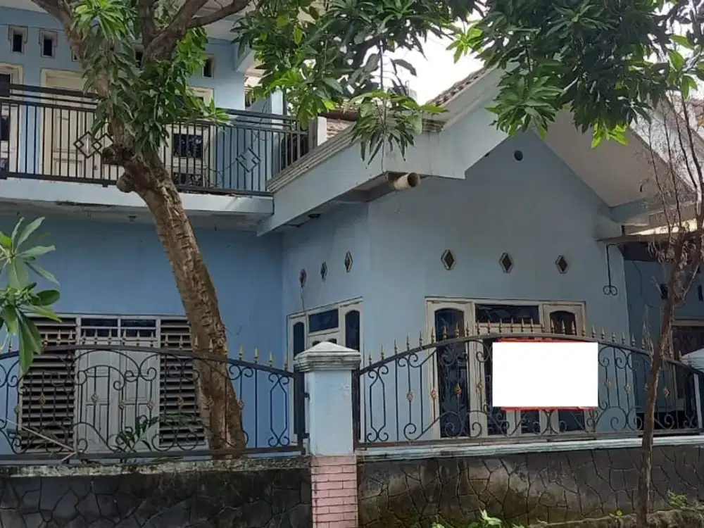 Rumah 1,5 Lantai Jalan Tarakan Perum GKB Suci Kecamatan Manyar Gresik