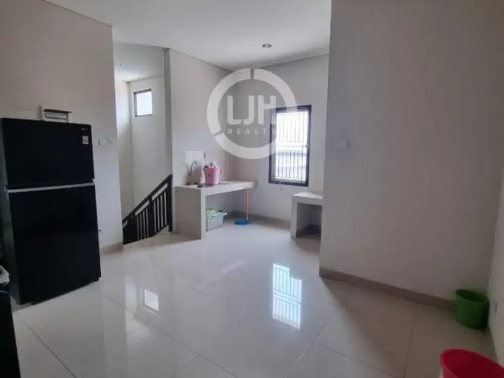 Ruko Lokasi Strategis di Ruko Savoy JGC, Cakung, Jakarta Timur