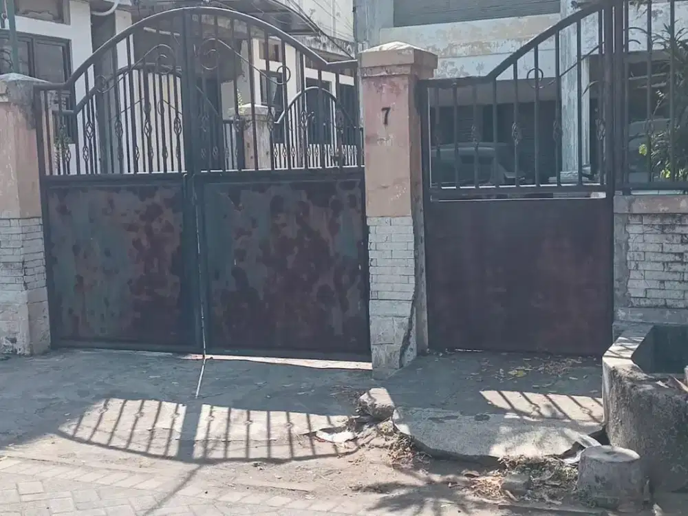 Di Jual Rumah Tinggal di Menur Pumpungan