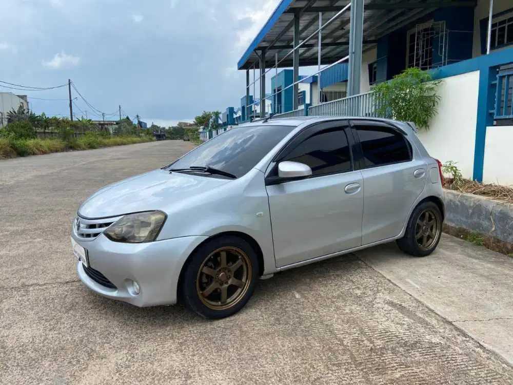 TOYOTA ETIOS VALCO MT 2013