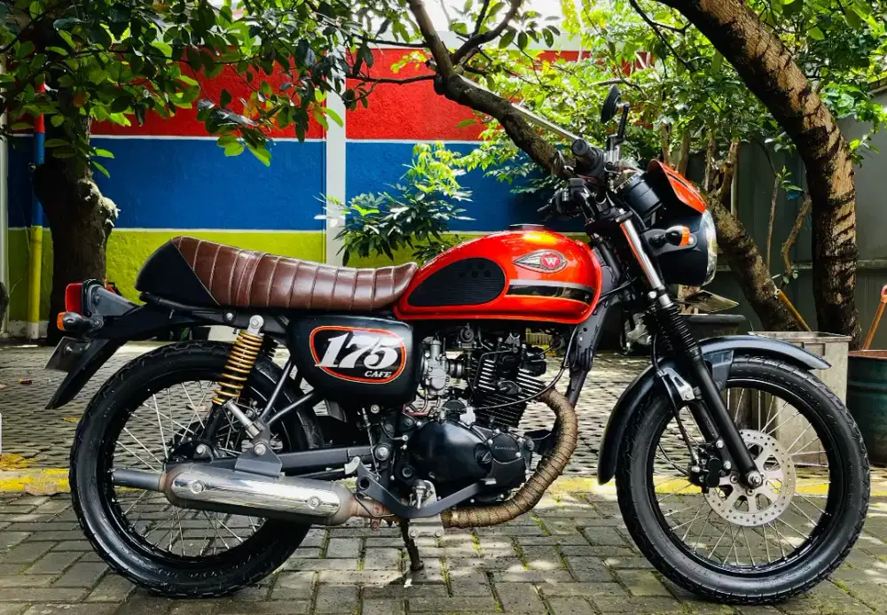 Kawasaki w175 cafe