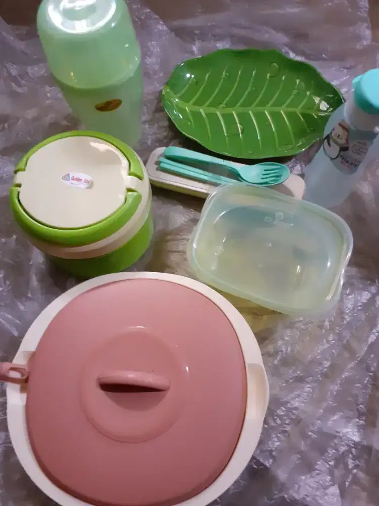 Jual 7 macam perlengkapan makan plastik baru