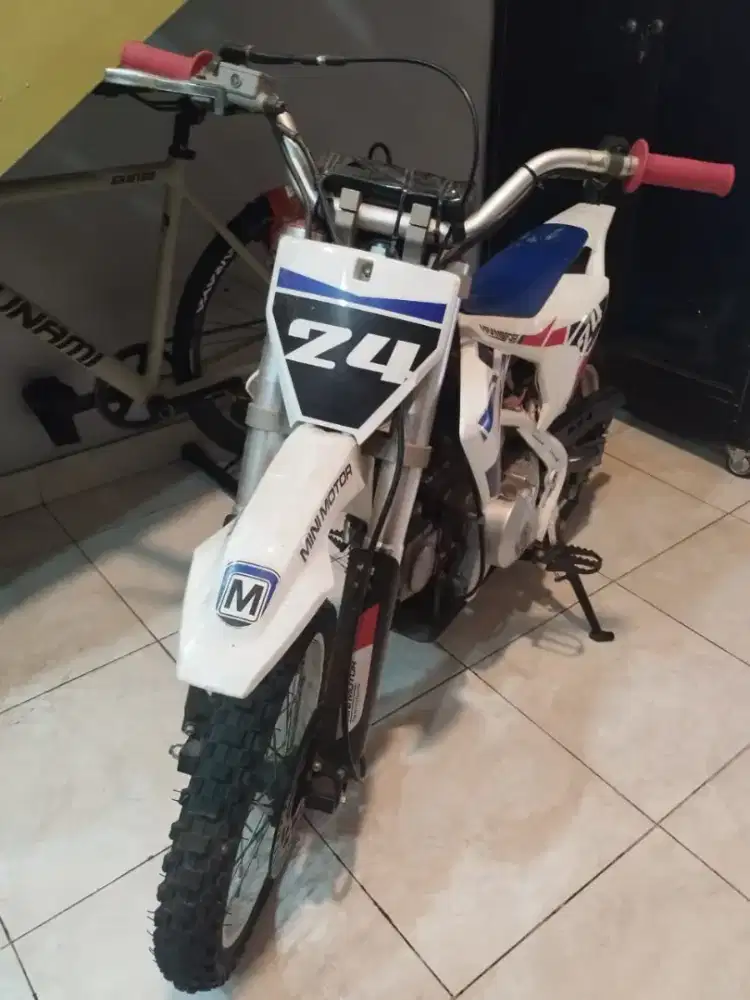 Motor mini trail Merk CBR