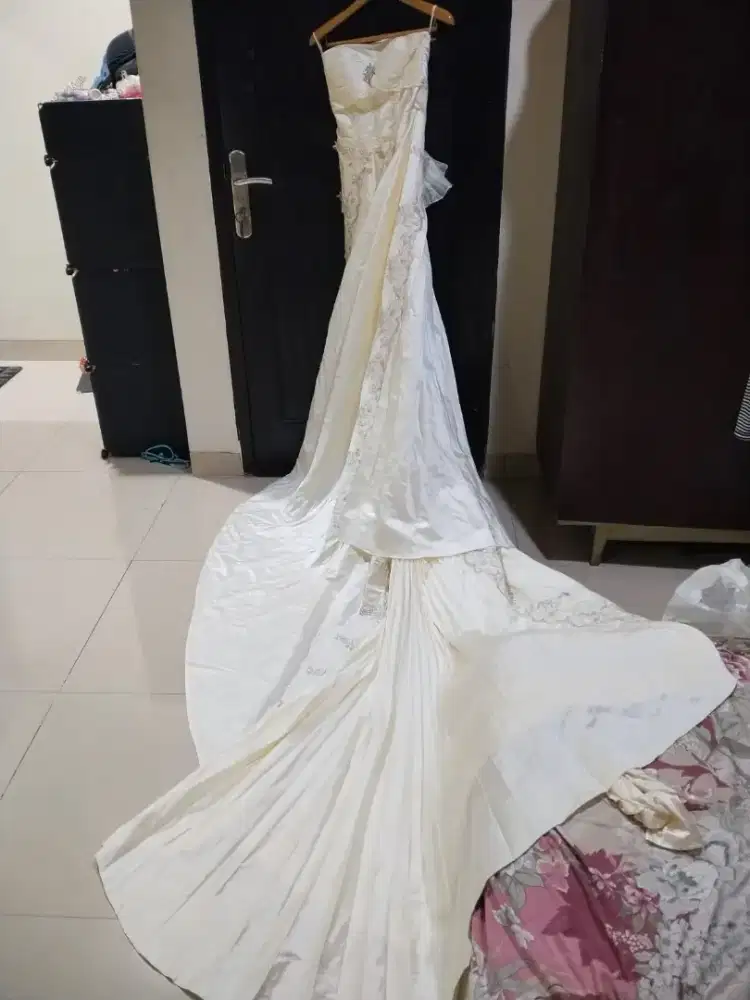 Gaun pengantin second