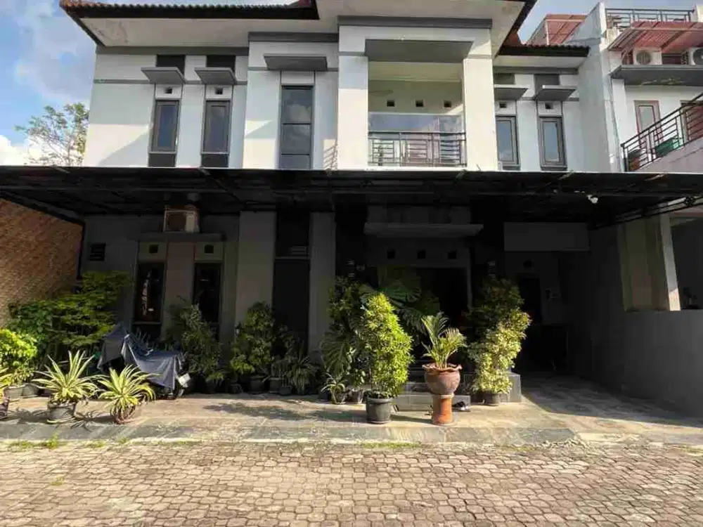 RUMAH MEWAH 2 LANTAI ISTIMEWA DALAM PERUMAHAN PONDOK PERMAI NITIKAN UMBULHARJO