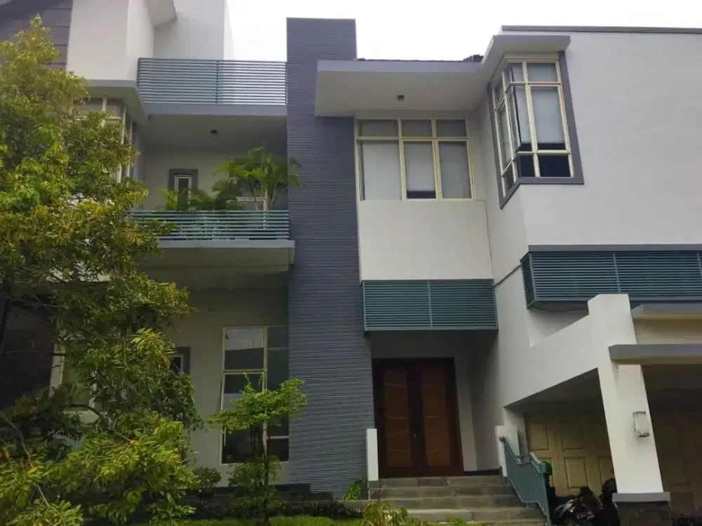 Jual rumah mewah di Telaga Golf Danau Maninjau BSD Serpong Bagus Siap Huni