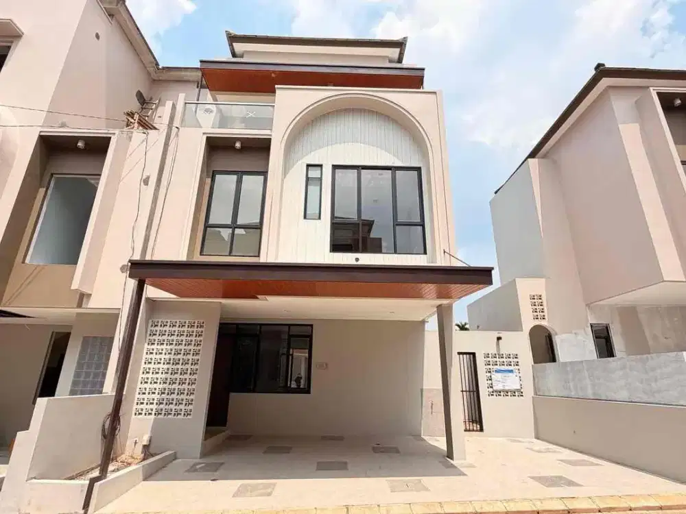 Rumah tropis modern 3 lantai hanya 5 Menit ke Lebak bulus