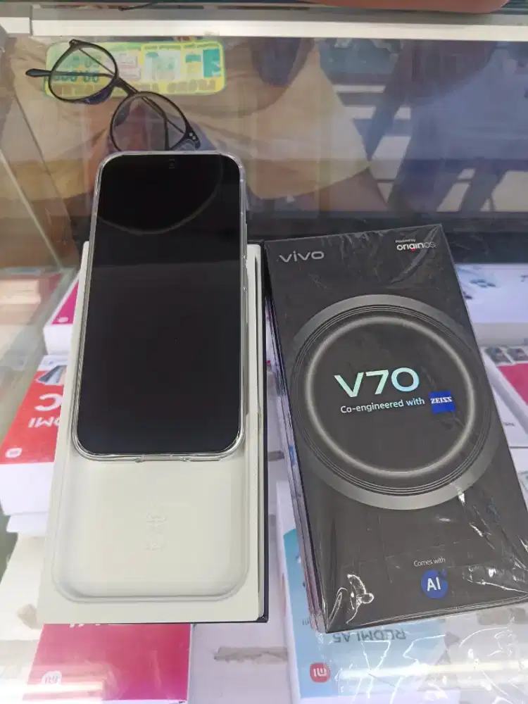KREDIT HP NEW ARRIVAL VIVO V70 5G 12/256 GB PROMO BUNGA RINGAN + DP 0