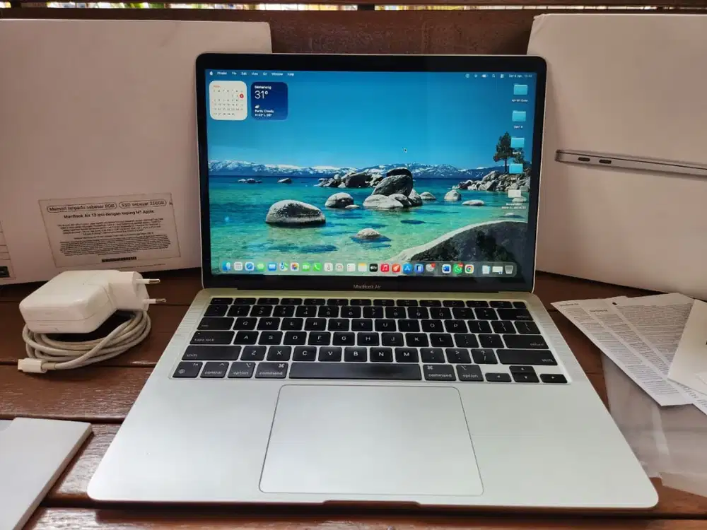 MacBook Air M1 8/256GB iBox Indonesia
