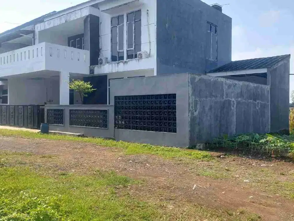 Rumah mewah 2 lantai perum dekat GOR, kampus Unsoed Purwokerto