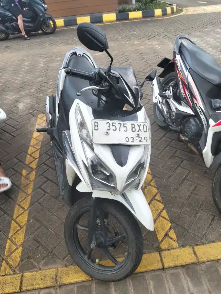 Dijual Honda Vario 2014 putih