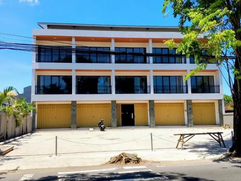 Ruko Baru 3 Lantai Siap Pakai Disewakan, di Raya Kuta Area