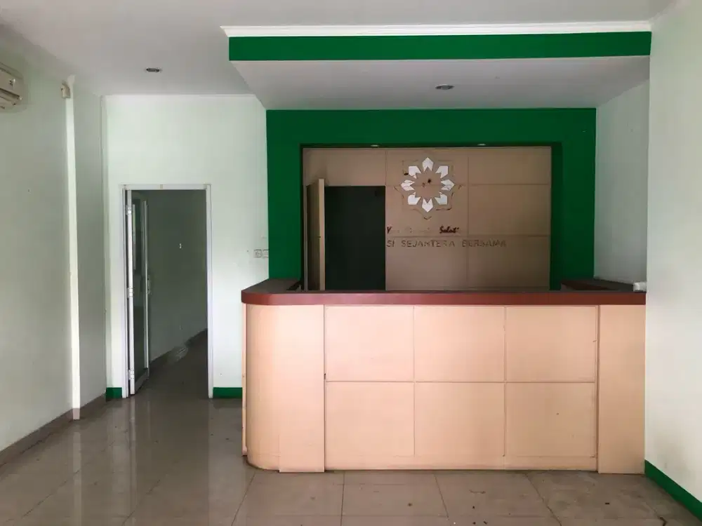 Disewakan Ruko 3 Lantai Siap Pakai Strategis Batununggal