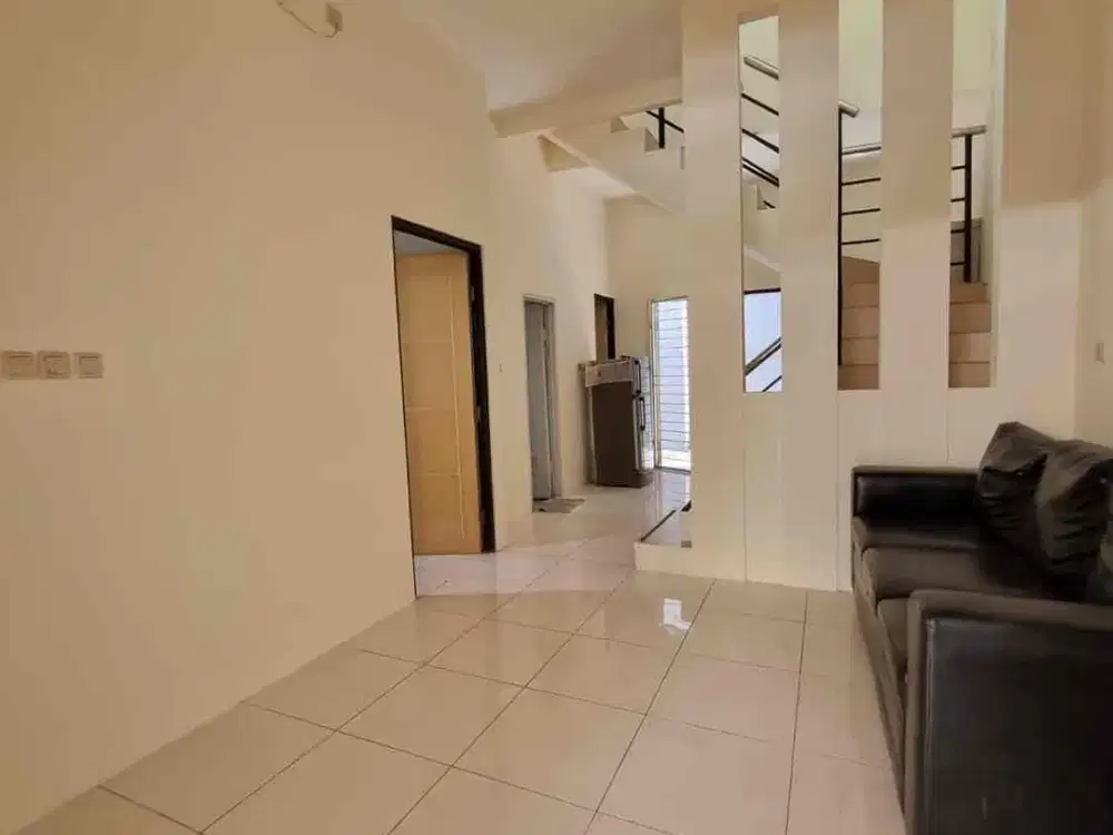 dijual murah rumah di komplek gading cipta residence