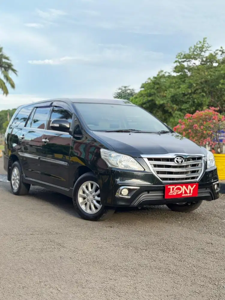 #Tony Mobil# Kijang Innova V Luxury Hitam Nik 2012 Up