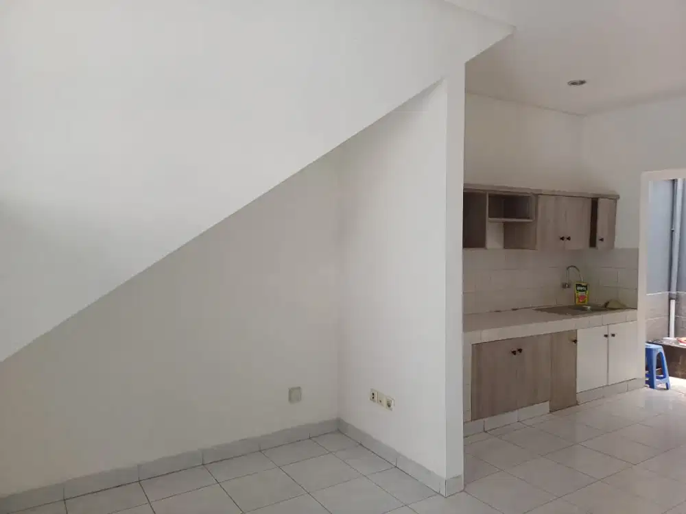 Disewa Rumah Bagus di District Emerald Bintaro