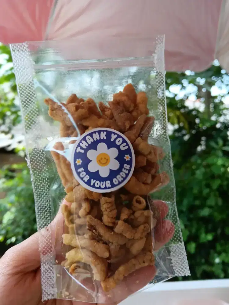 Usus goreng kemasan standing pouch