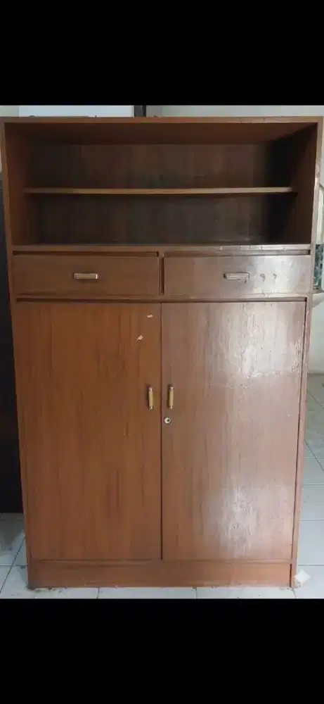 Meja Rias dan Lemari