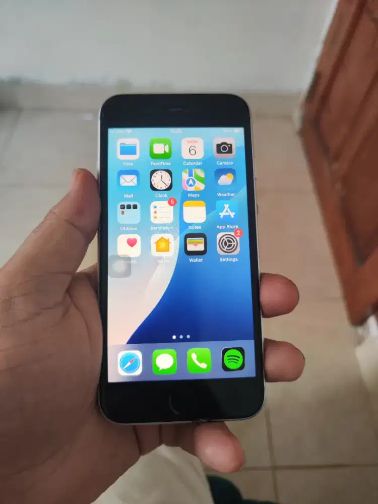 Iphone SE gen 2 resmi indo