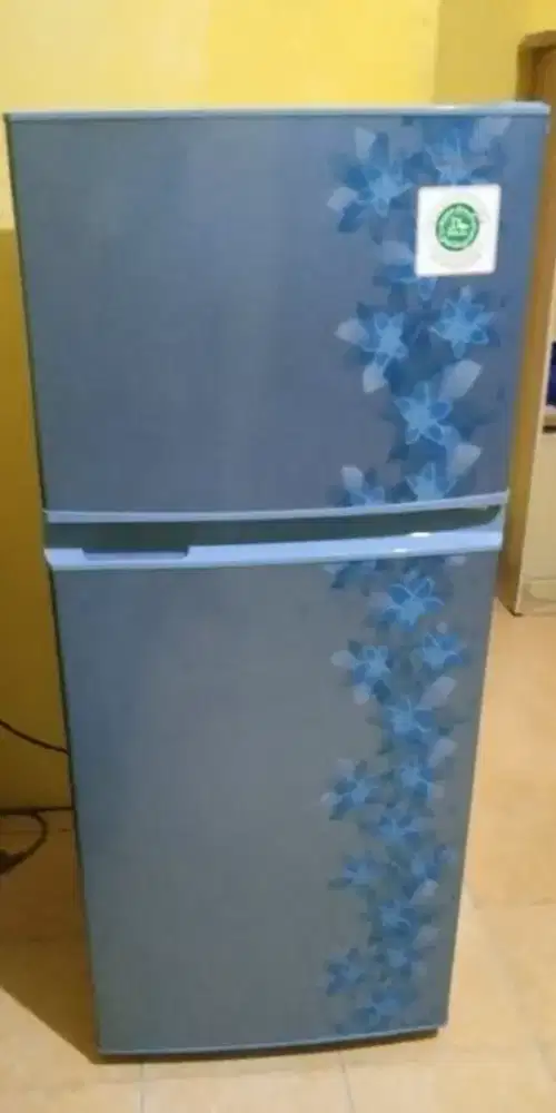 Kulkas 1pintu sharp kirei Siap pakai, no minus