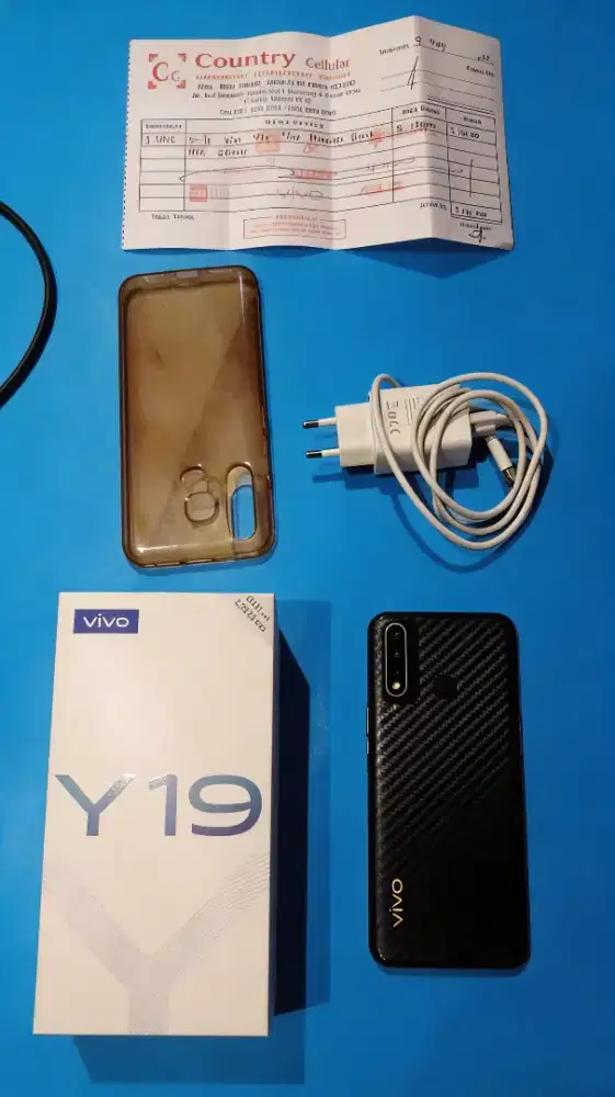 Vivo y19 ram 6+2/128 hp no minus gak pernah servis