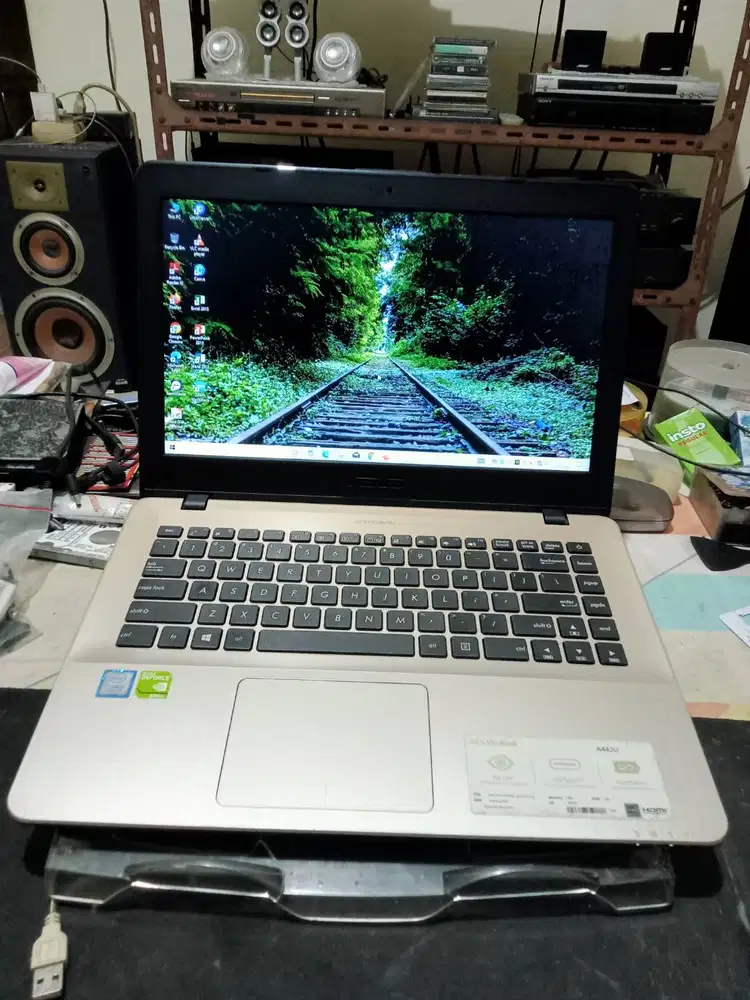 ASUS A442UR / Core i5 Gen-8 / nVidia 930MX / 1Tb / 4Gb / 2 Jam / KOTAK