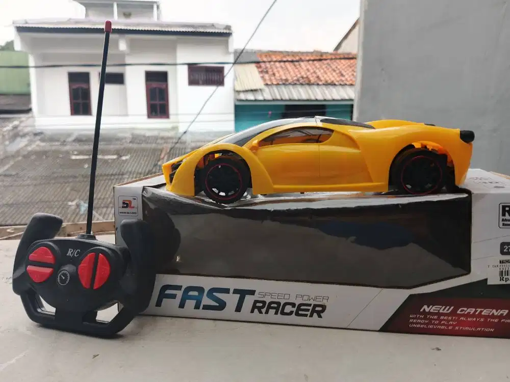 Dijual mobil remot Control kuning emas