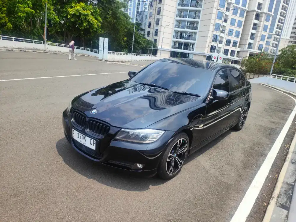 50 ribu Bmw 320i Lci hitam kamera 360 full spek terawat sekali