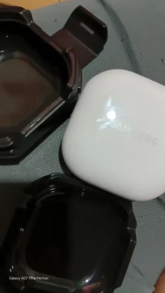 Airbuds masih bagus bgt. Mulus. SAMSUNG