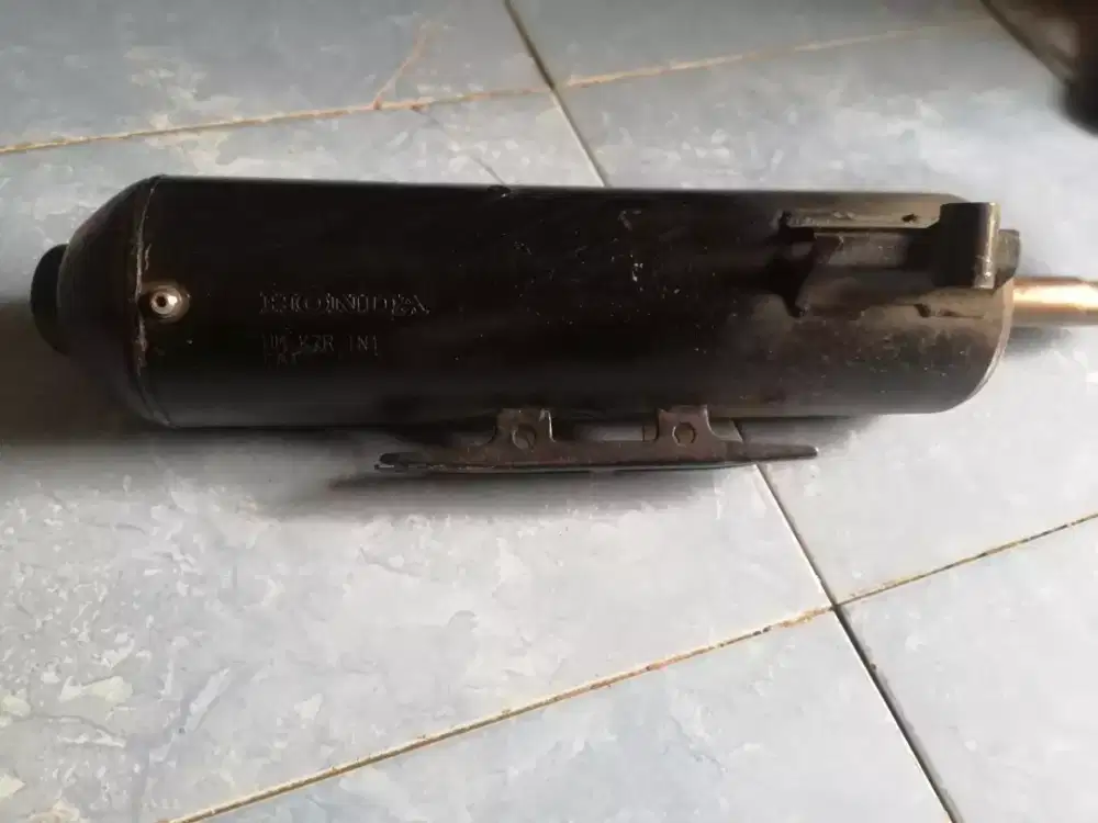 Knalpot bobokan original. VARIO 150 OLD