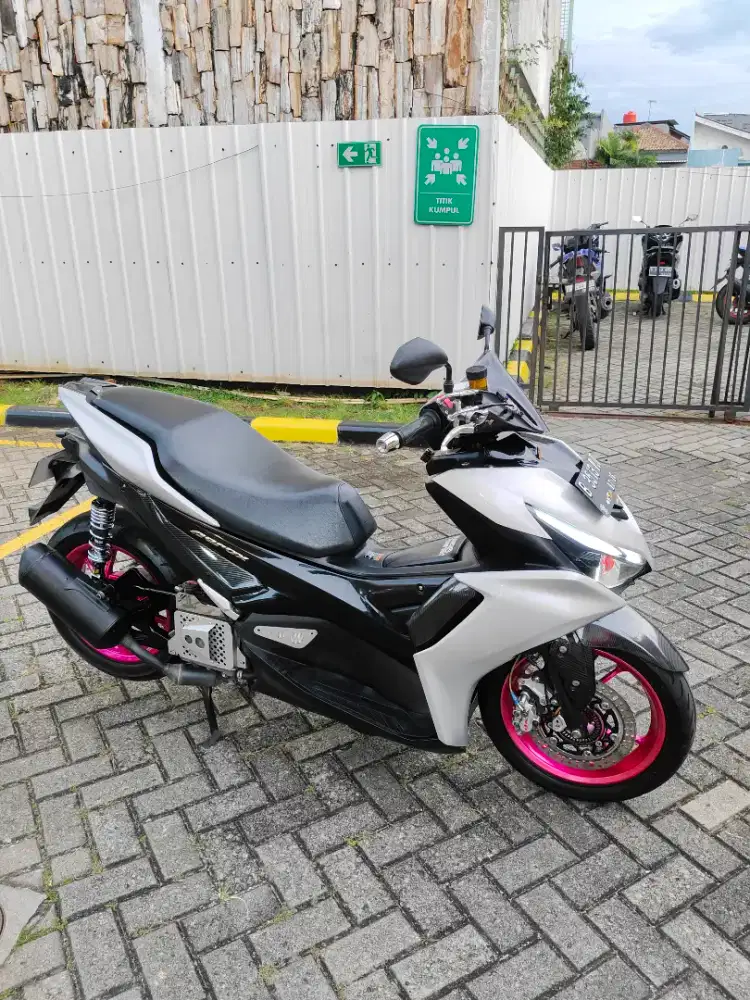 Dijual cepat Aerox s abs silver 2021