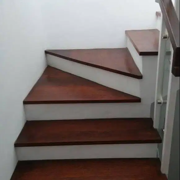 Upgrade Rumahmu dengan Lantai Kayu Estetik lantai kayu parket flooring