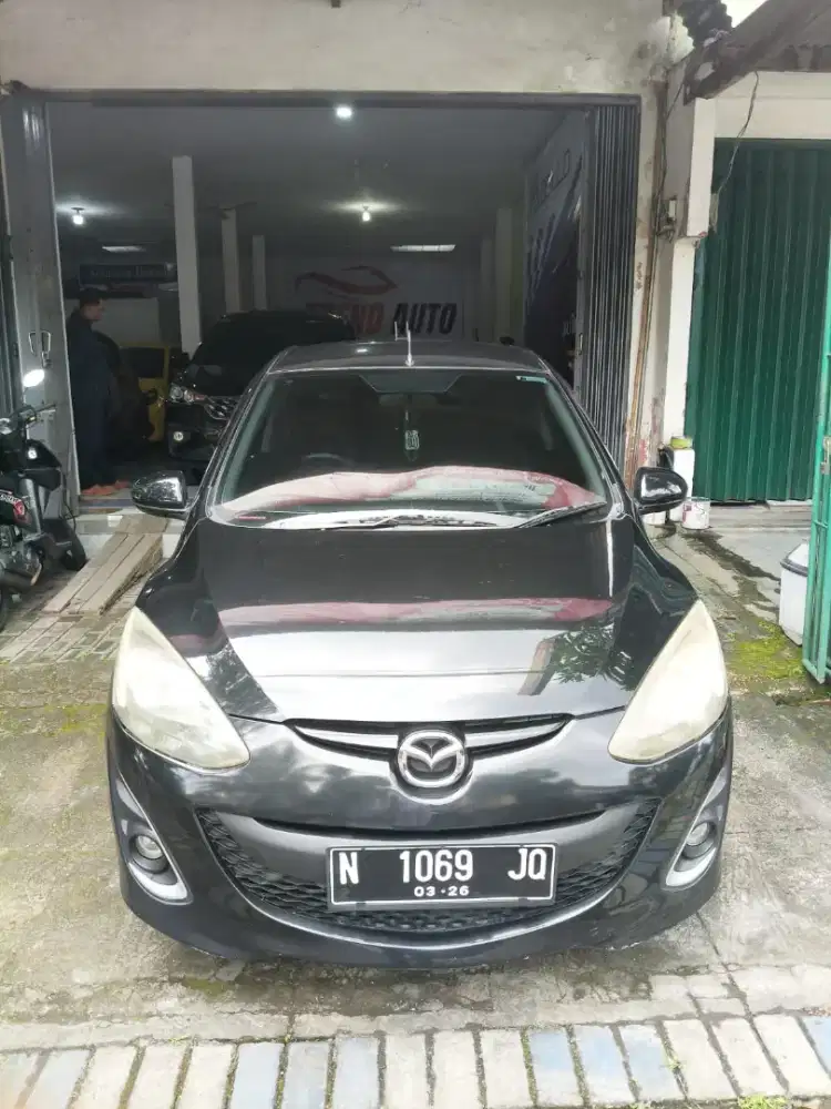 Mazda 2 R 1.5 HB 2010 MT