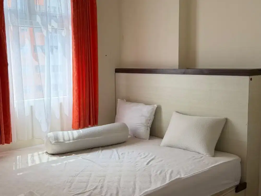 2BR Unit Fully Furnished Green Pramuka Tower Scarlet Lantai Rendah